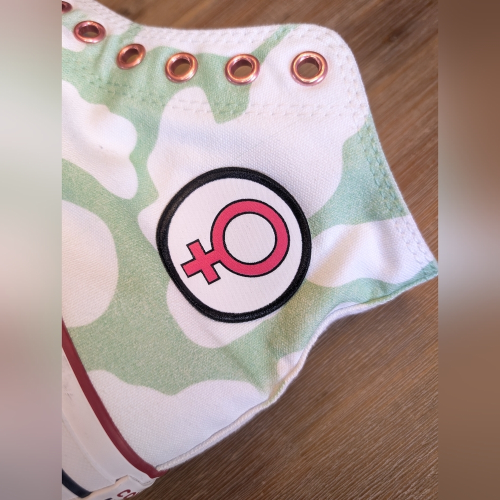 CONVERSE Chuck Taylor Hi Top Custom Strawberry Cow Patch size 10.5W 8.5M - Picture 4 of 11